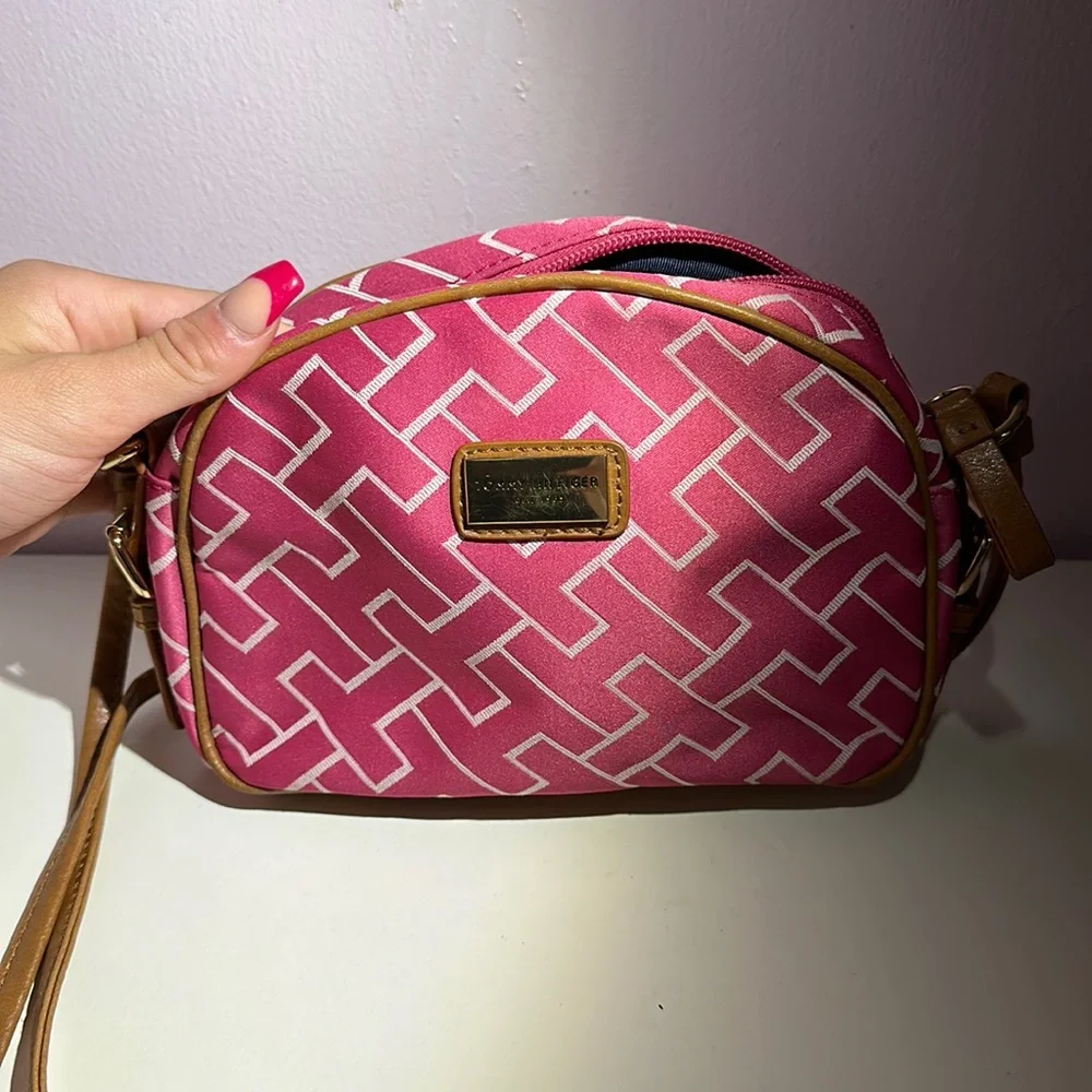 Tommy Hilfiger Crossbody bag - Picture 2 of 5